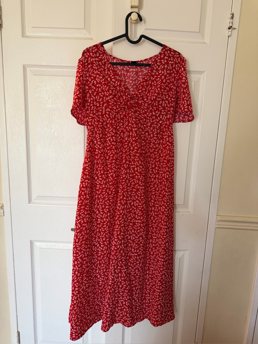 Red Floral V-Neck Midi Dress